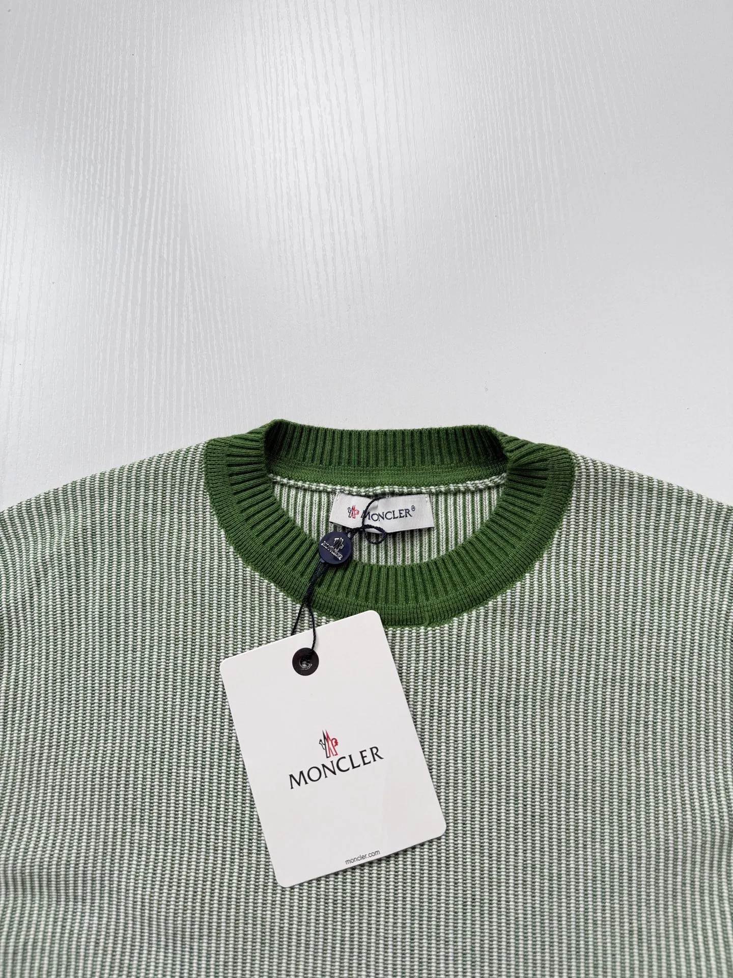 Moncle*/ ， ， 、 、 ， 、 、 ； ， 、 logo ； 、 1:1 ， 。 、 、 。 Size：S/M/L/XL